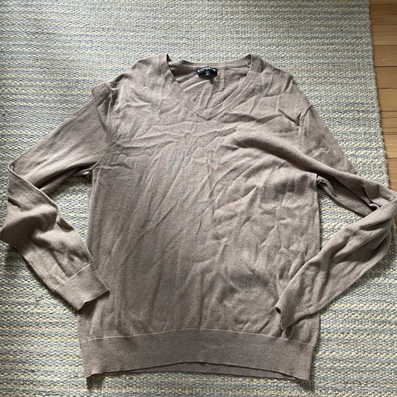 Men’s Express Beige Pullover Sweater - Picture 2 of 4